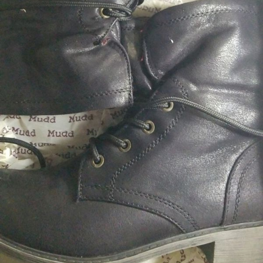 Black flannel lined boots size 7.5 womens